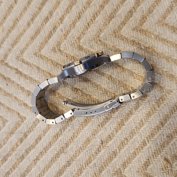 Wenger Women 79052 Swiss Military White Dial Date Two-Tone 30mm Quartz Watch - Picture 3 of 14